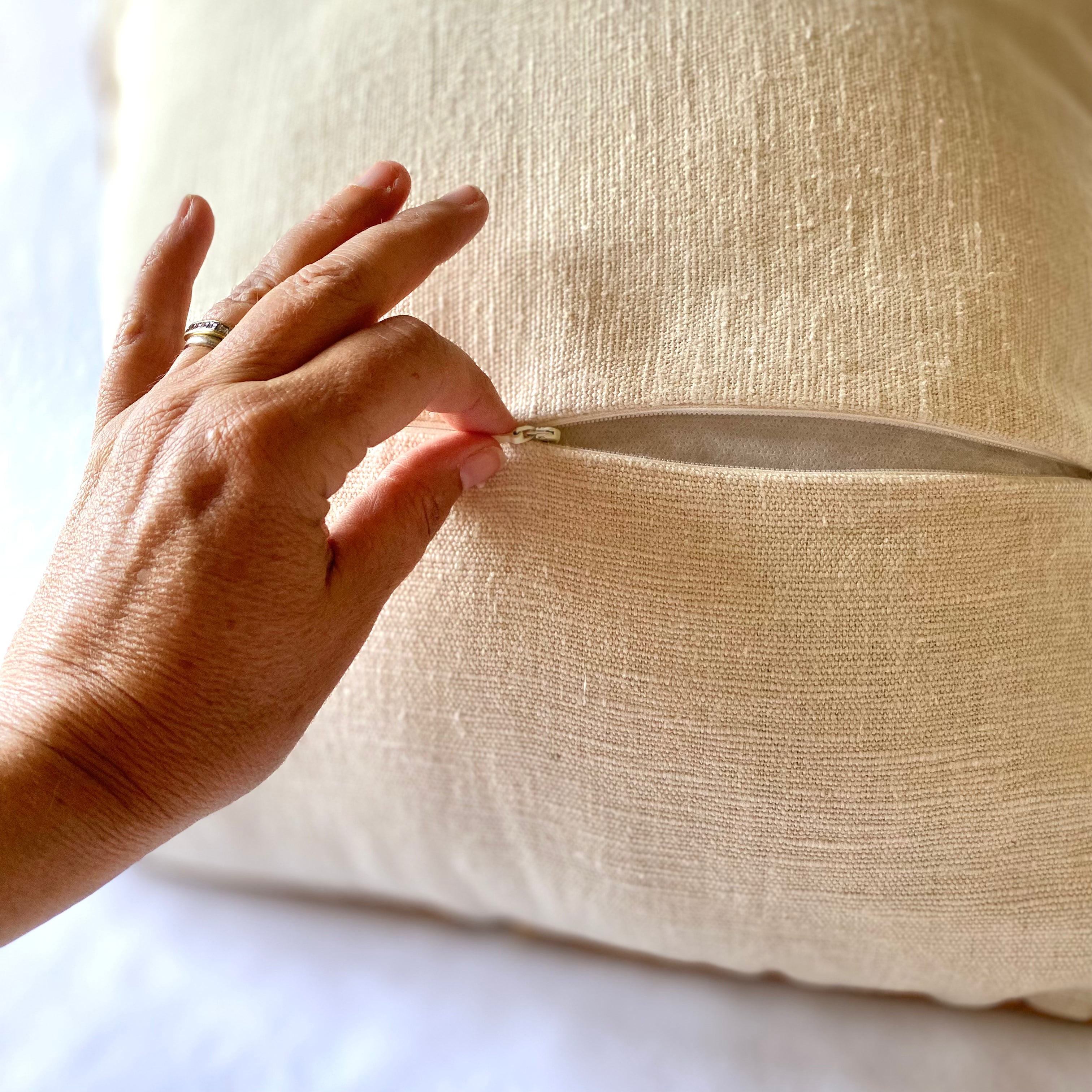 Amaryllis flower - cuscino con passamaneria bianco perla, 100% canapa, 40x40 cm - Limited Edition