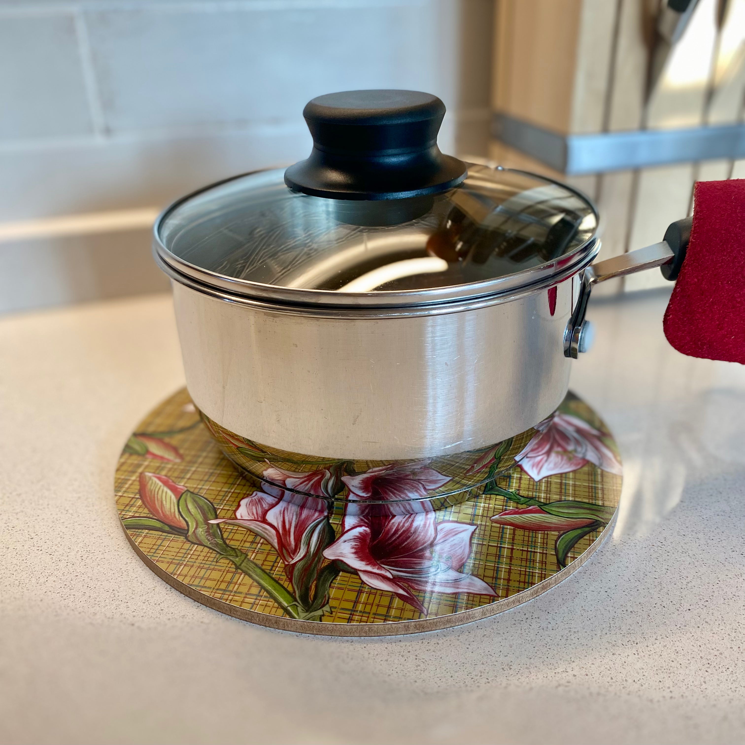 Amaryllis - sottopentola/sottopiatto, pattern fiorito, giallo senape, 21 cm diametro