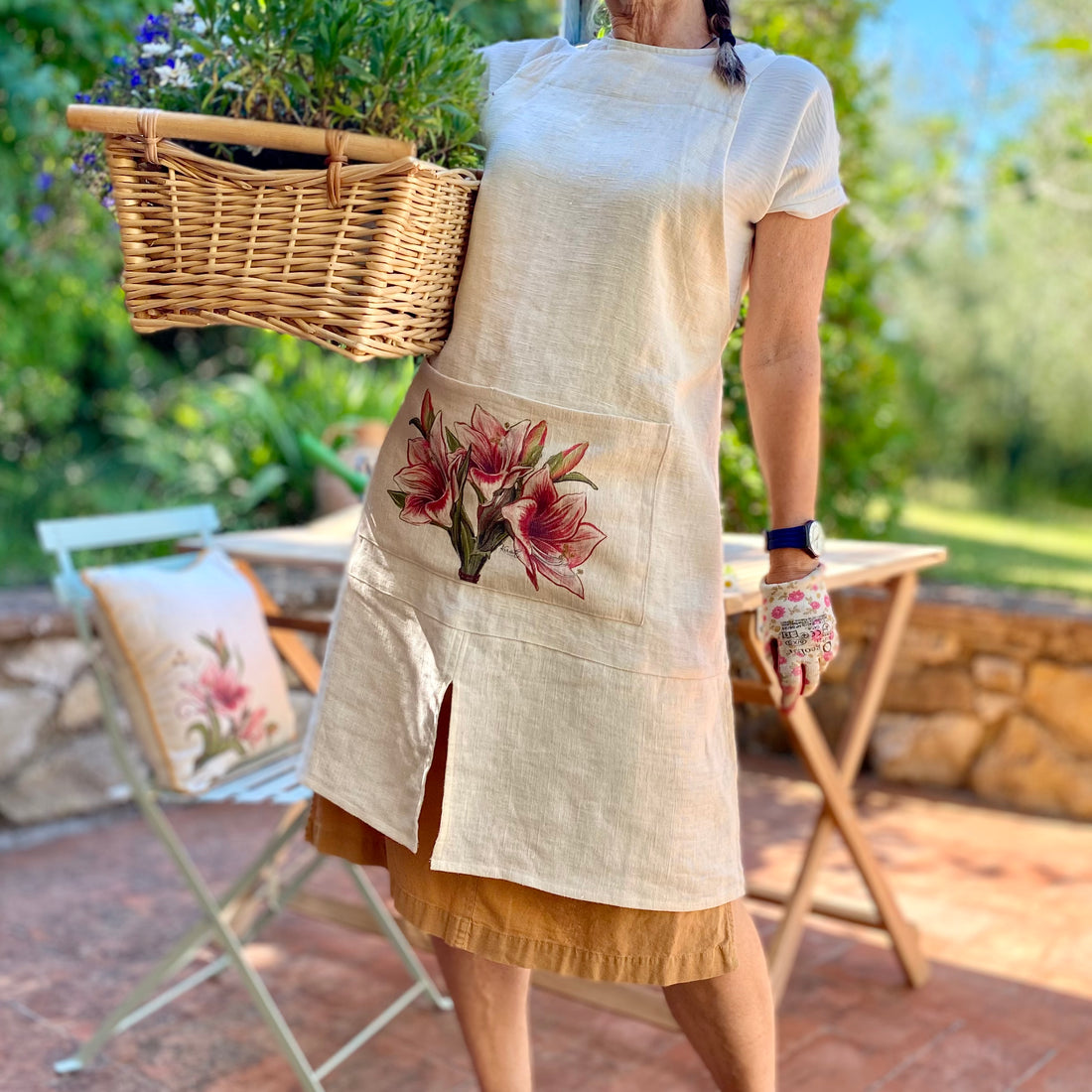 Amaryllis flower - kitchen apron, 100% hemp - Limited Edition